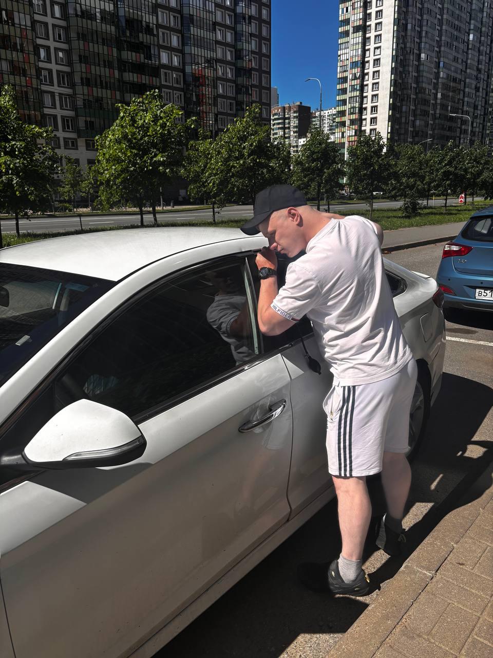 Вскрытие автомобиля без повреждений в Дубровке